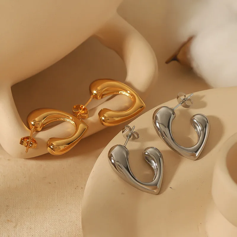 

Stainless Steel Electroplated Mirror Finish Two-tone Heart Studs, Minimalist Chic Women's Jewelry-high-quality Daily Accessories