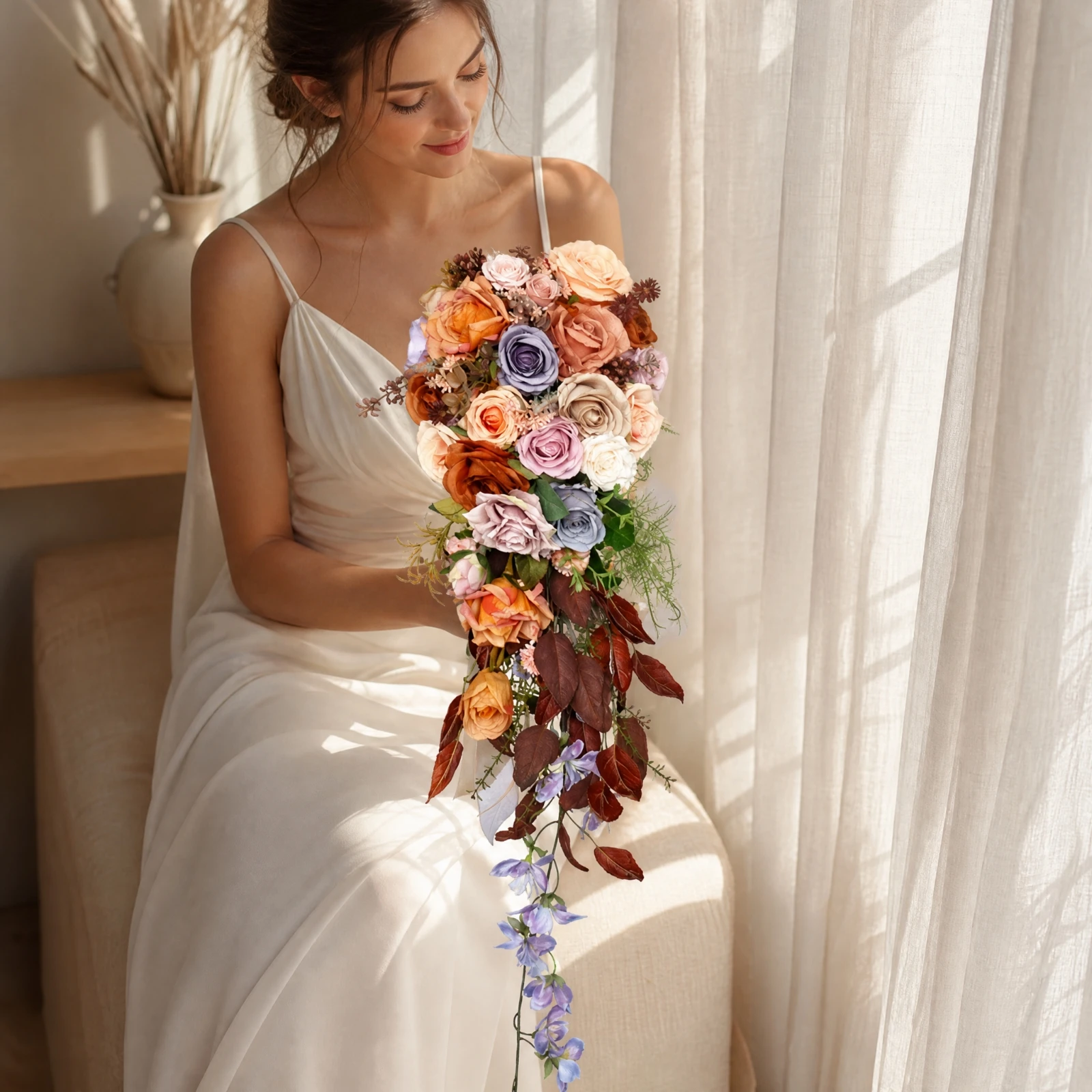 bouquet-de-mariee-en-forme-de-goutte-d'eau-avec-rubans-bouquet-cascade-de-roses-artificielles-fait-main-pret-a-poser-pour-photos-realiste-pour-les-mariees