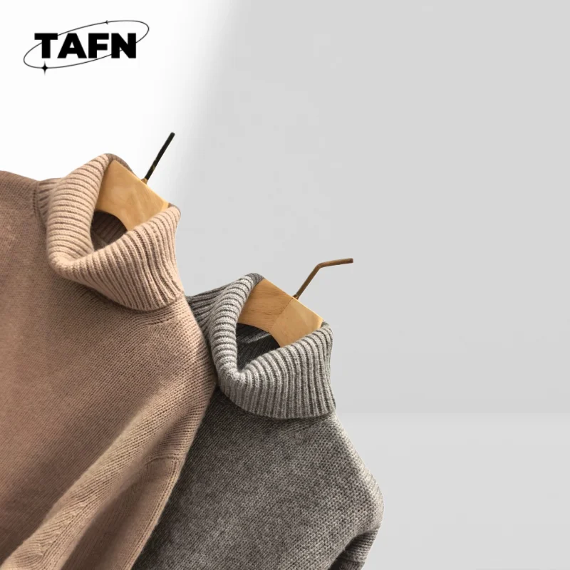 Fashionable Crewneck Knit Sweater for Women, Timeless Style for Every Wardrobe Cozy and Fashionable for Winter AJ1821