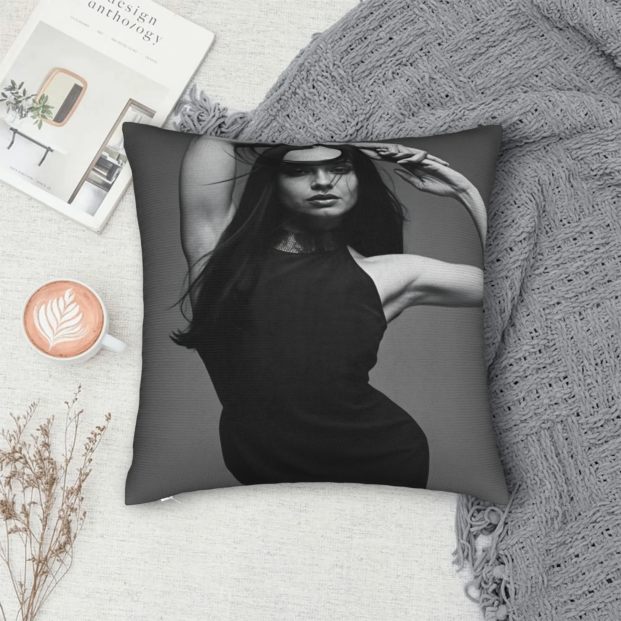 Pillow Case Actor Sofia Carsons Square  Pillow Cover For Chair Sofa Home Decor Vintage Pillowcases