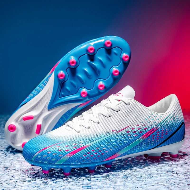 

A pair of durable football shoes for children, with long nails on the sole, providing both comfort and durability. HXH-25005