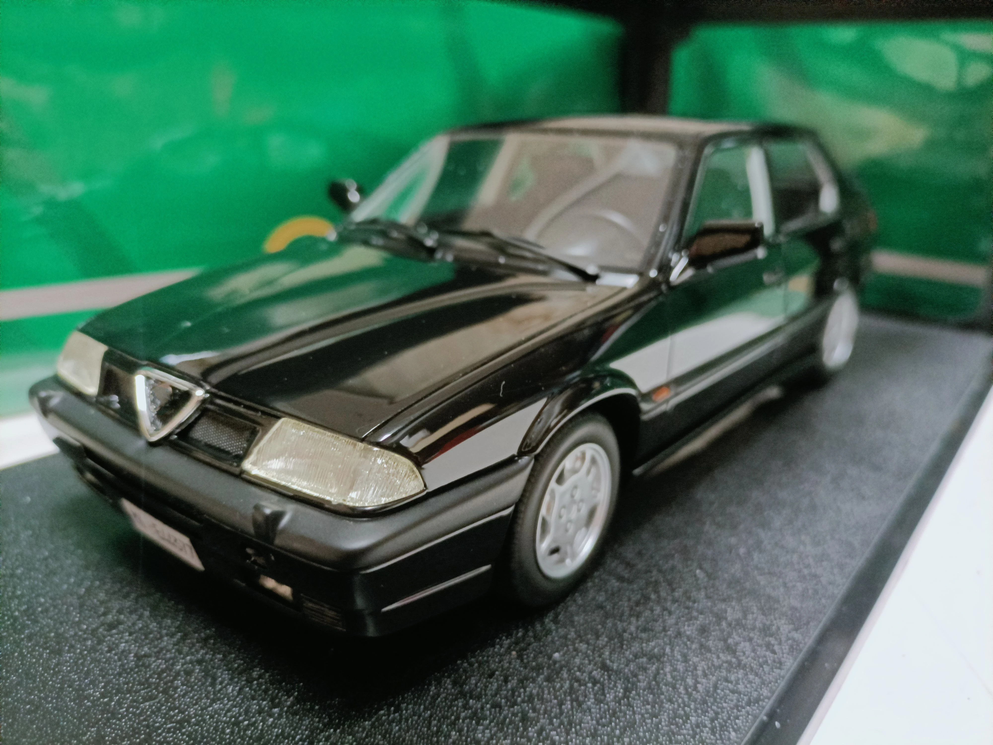 Cult 1:18 33S QV 1971 Black Simulation Limited Edition Resin Metal Static Car Model Toy Gift