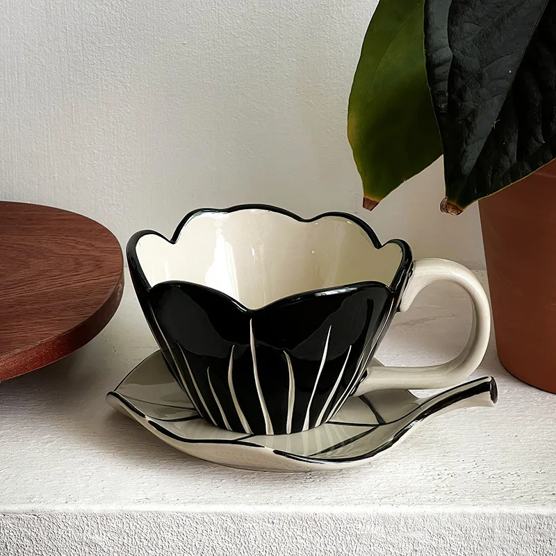 Coffee Cup Tulip Flower Personal Irregular Hand-painted Ceramic Mug Saucer Delicate Fashion Light Luxury Cup Saucer Decoration view 6