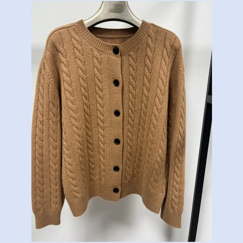 

Осень/зима 25, новый стиль, маленький популярный минималистичный британский винтажный вязаный витой свитер с жареным тестом, кардиган, пальто