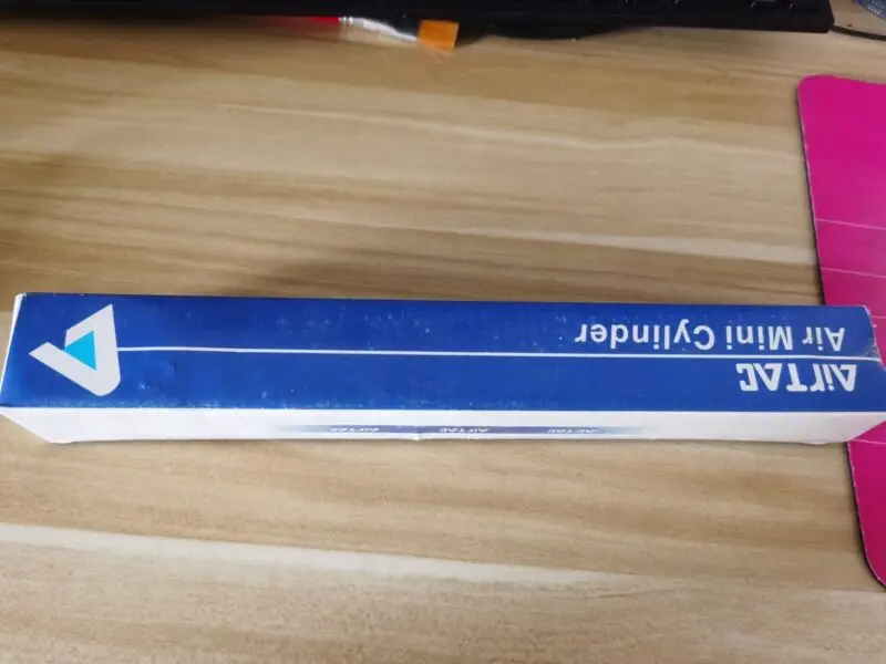 1 個の新しい AirTAC MAL25X150CA シリンダー