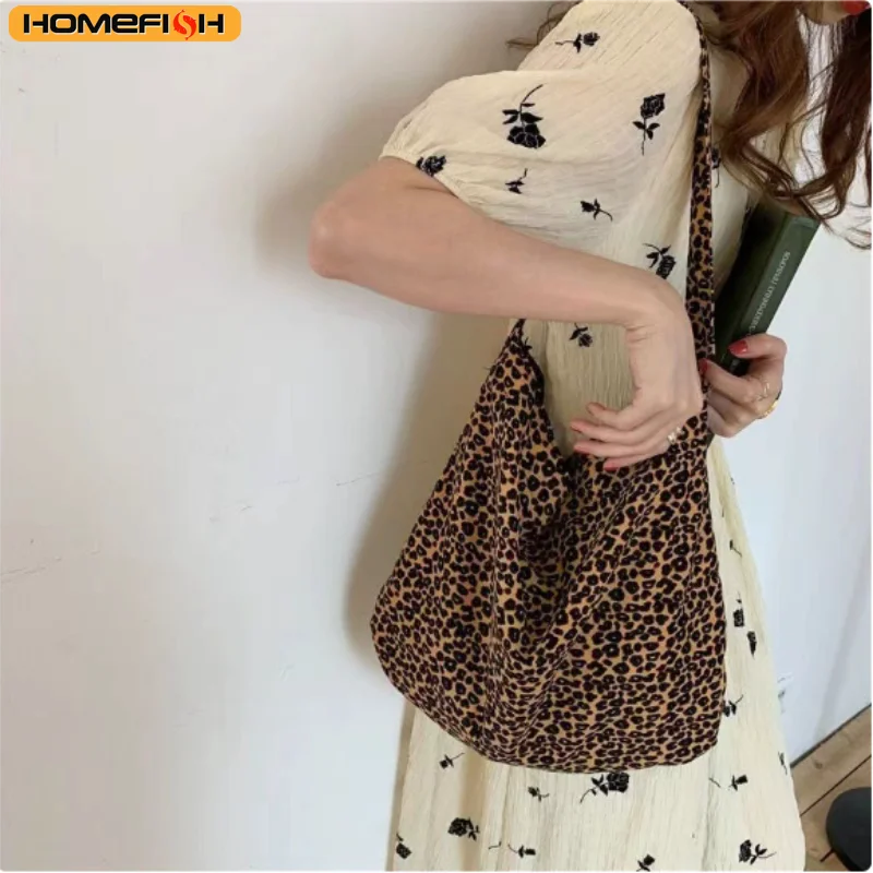Thumbnail 4 - #67 Best Messenger Bags to Buy In 2026