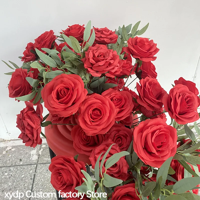 Künstliche rote Rosenblumenreihe, langer Läufer, Hochzeits-Hintergrunddekoration, Blumenarrangement, Party-Requisiten, grüne Pflanzen, Tischdekoration – Detail 7
