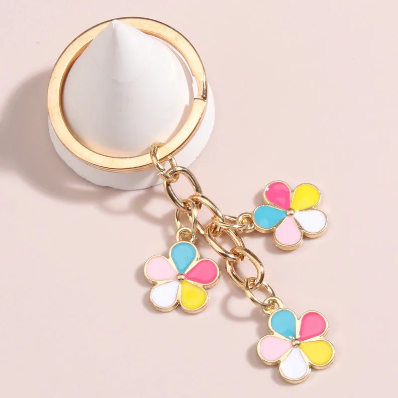 Enamel Keychain Colorful 5 Leaves Flower Key Ring Chain Bar Souvenir Gift For Women Men Handbag Accessorie Car Hanging Jewelry