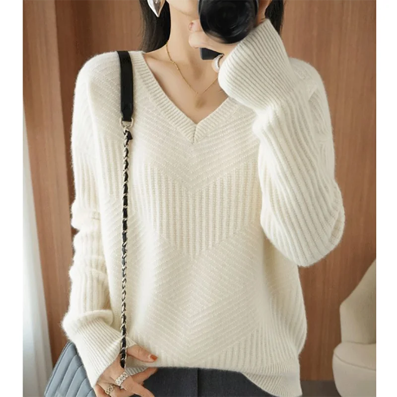 

2023 Winter Women V-Neck Knit Sweater Sweet Fashion Elegant Loose Casual Short Sweater Female Thick Warm Pullover Sweater