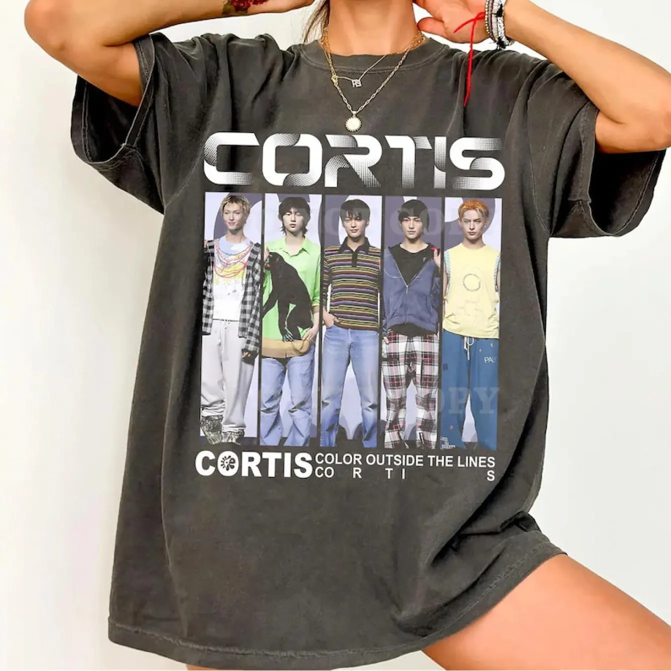 

CORTIS Retro 90s Pirated Pattern T-shirt Korean Wave Men's Group Accessories