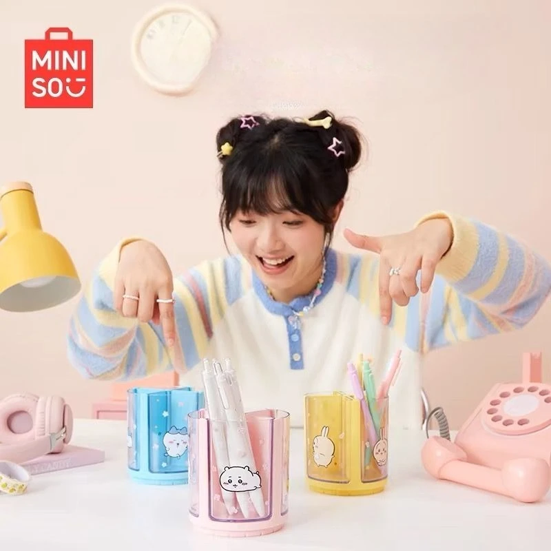 

MINISO Chiikawa Hachiware Kawaii Anime Cartoon Pen Rotary Barrel Storage Box Student Desktop Storage Fashion Trend Sweetness