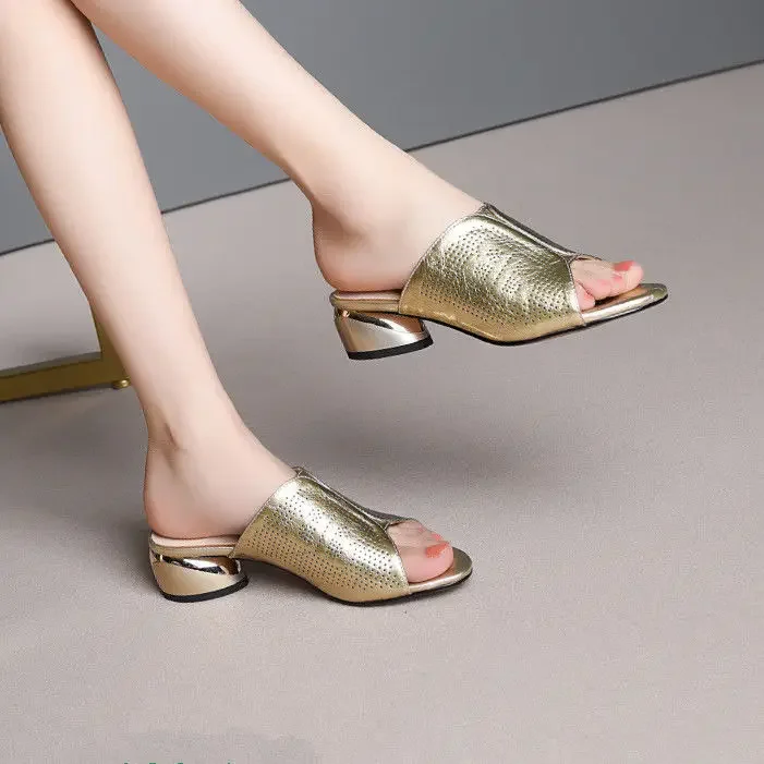 Letnie kapcie damskie Party Casual Open Toe Fad Slingback Sandals Sexy New Metal PU Shoes Women Slides Cozy Slippers