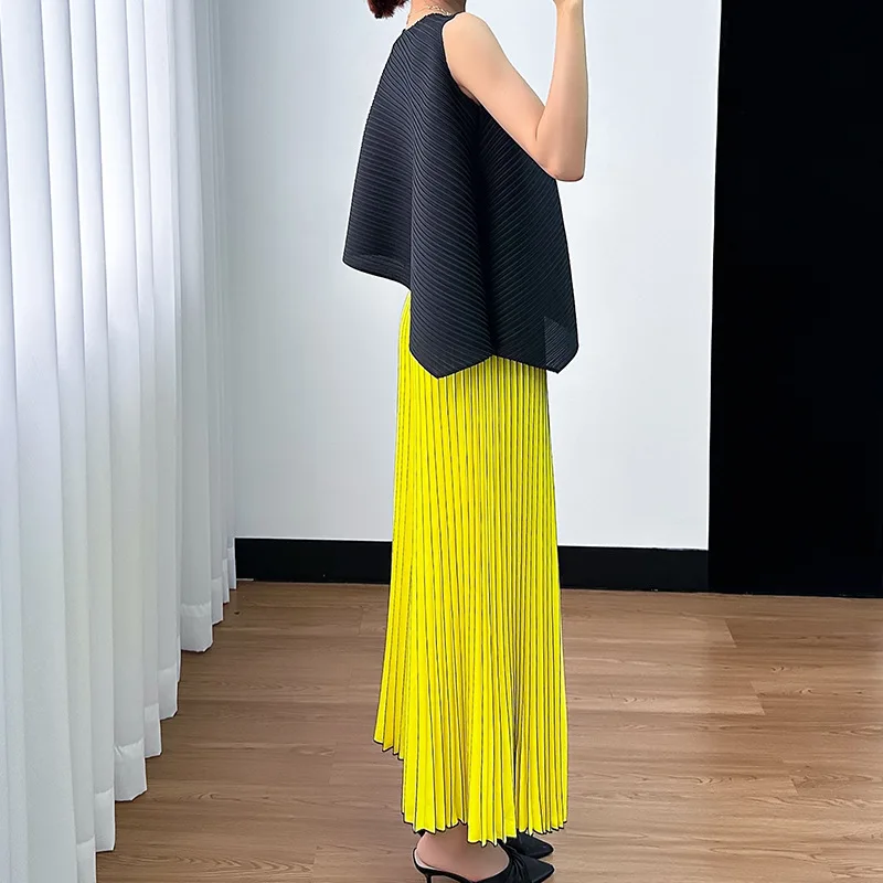 Pleated Irregular Pleated Vest Top Pleated Nine Minute Pants Two Piece Set Miyake 2025 Summer New Women's Solid Colour Suit