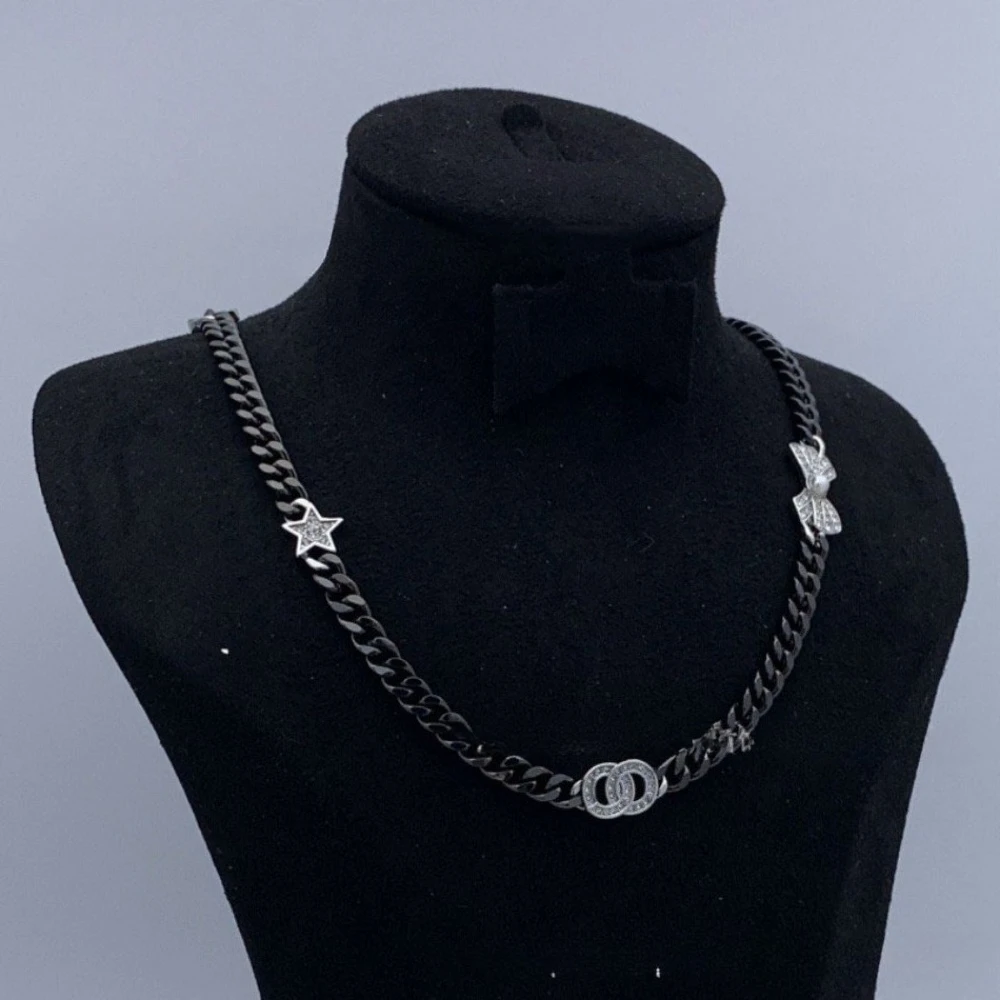 

Ожерелье с американским треугольником — винтажная металлическая текстура, уникальный универсальный нишевый аксессуар для нее