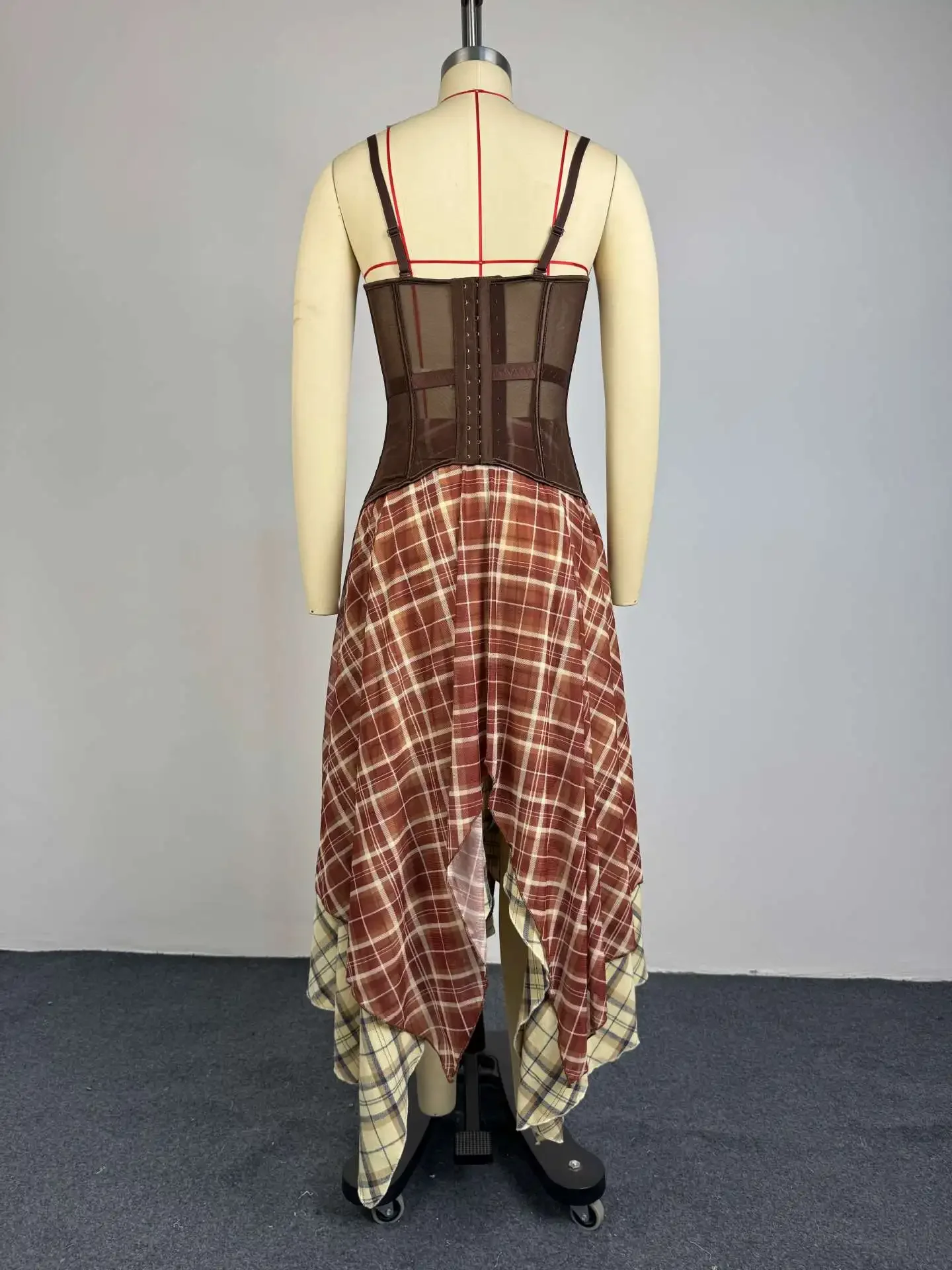 Sommerliches 2-teiliges Outfit-Set für Damen: Vintage-Karo-Midirock mit hoher Taille, schmaler Passform und unregelmäßigem Saum, passendes Casual-Rock-Set – Detail 4