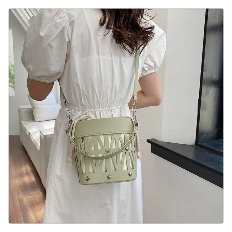 

Luxury Designer Tote Bag For Women In Premium Leather With Structured Shape For Elegant Professional Style