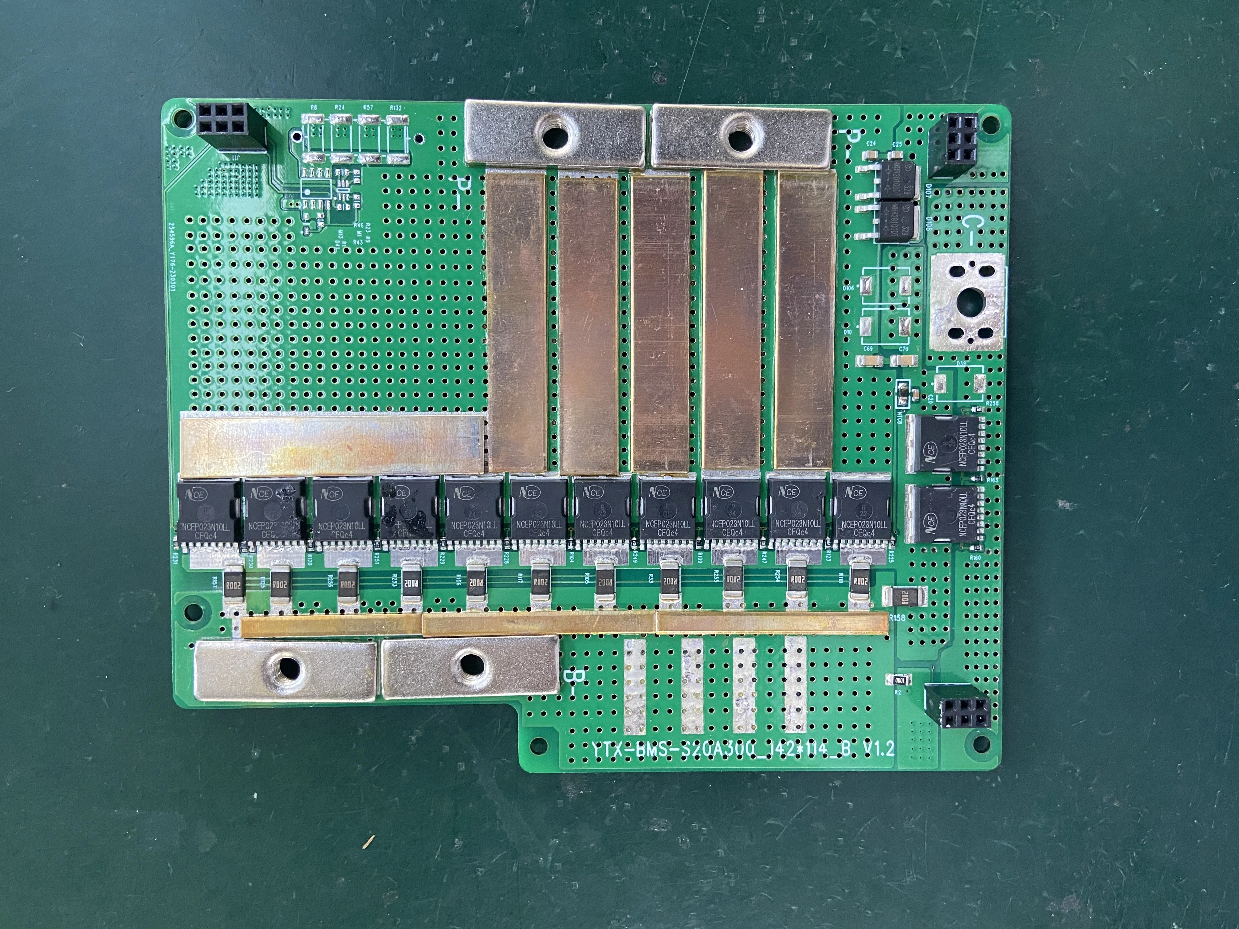 20S 300A BMS with BT app 72V 74V BMS  25A charge current 300A discharge current for Li ion battery pack