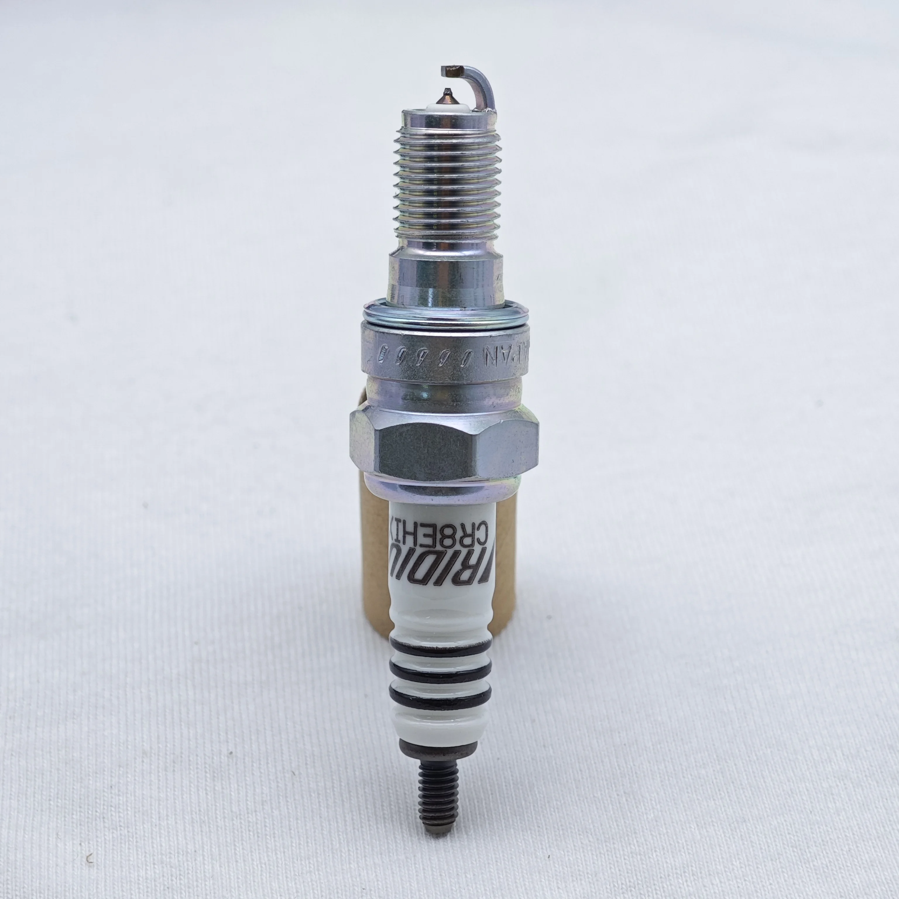 1pcs Original NGK Spark Plug CR8EHIX-9 Suitable For CB400F CB-1 CB900F 919 CBR900RR VFR800 INTERCEPTOR Upgrade CR8EH-9 etc