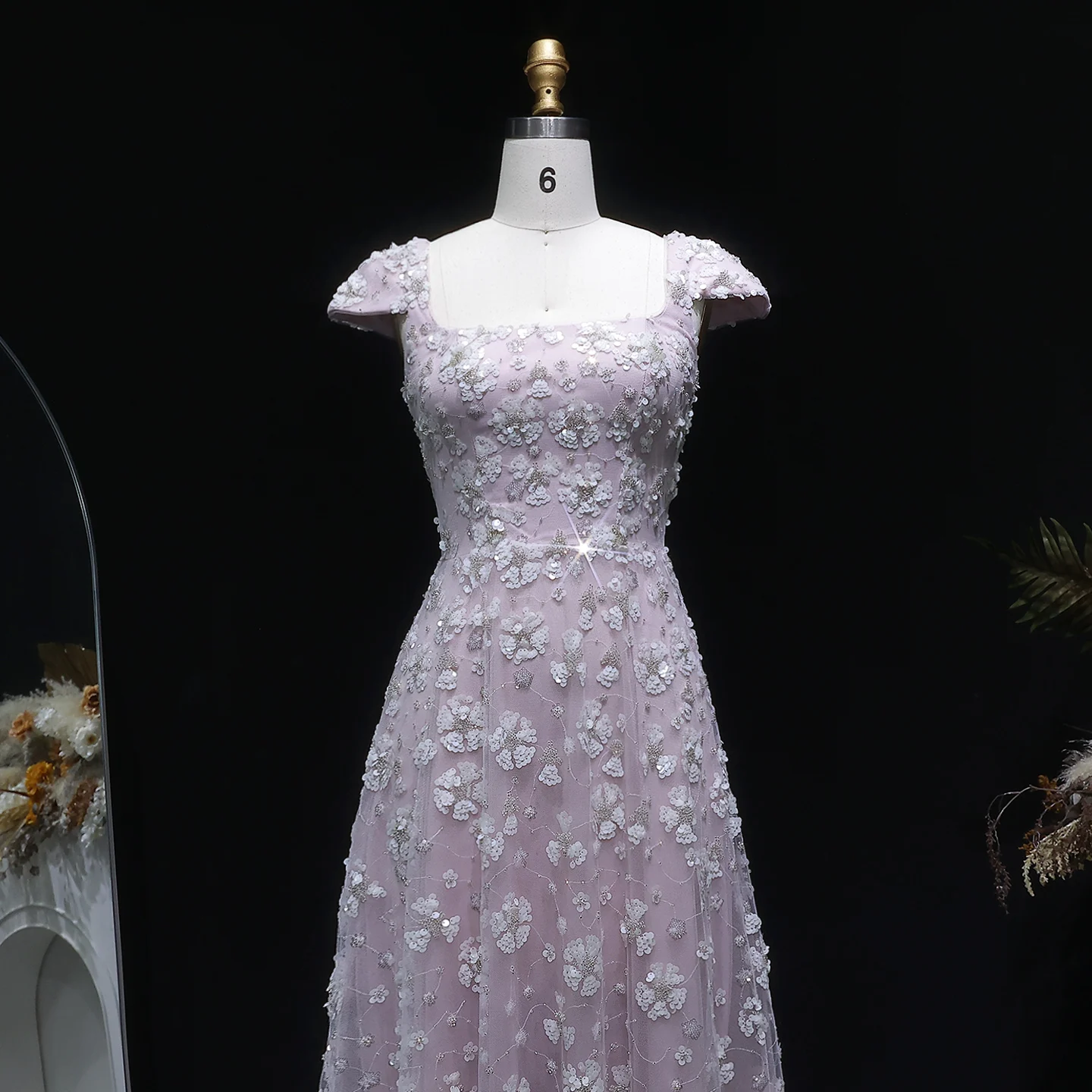Sharon Said Elegantes, zartrosa, florales langes Abendkleid 2026, Hochzeitskleid mit quadratischem Ausschnitt und offenem Rücken, Party- und Ballkleid SS602, individuell anpassbar – Detail 15