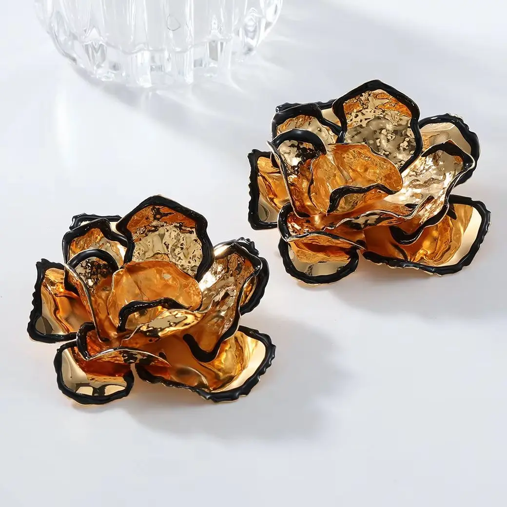 Zaa-誇張されたレトロな金属のイヤリング、立体的な花