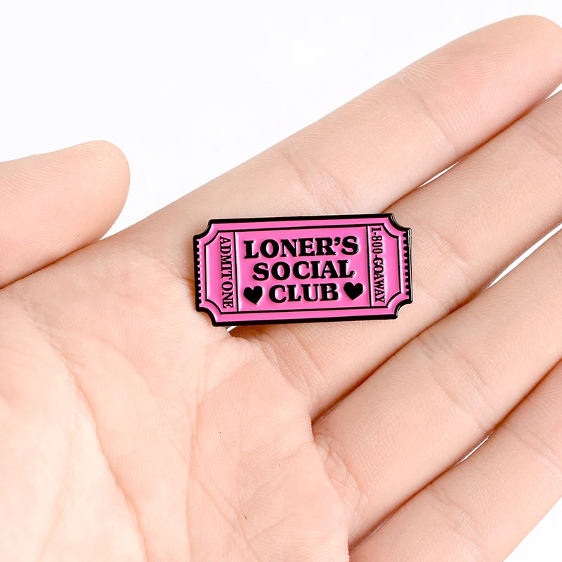 Pin esmaltado con permiso de billete rosa, broches personalizados del Club de Loner para camisa, bolso de solapa, insignia de ermita, joyería introvertida, regalo para amigos