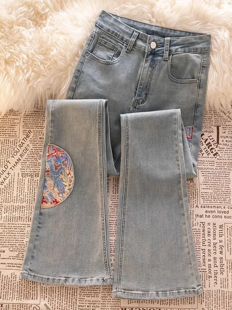 

Новые китайские расклешенные джинсы с вышивкой, женские, с высокой талией, утягивающие, маленькие размеры, длина в пол, брюки-клеш