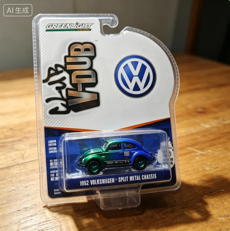Green light 1:64 Beetle Falcon Flying Wheel Green Machine Green Wheel Alloy diacast cast car model rebound toy