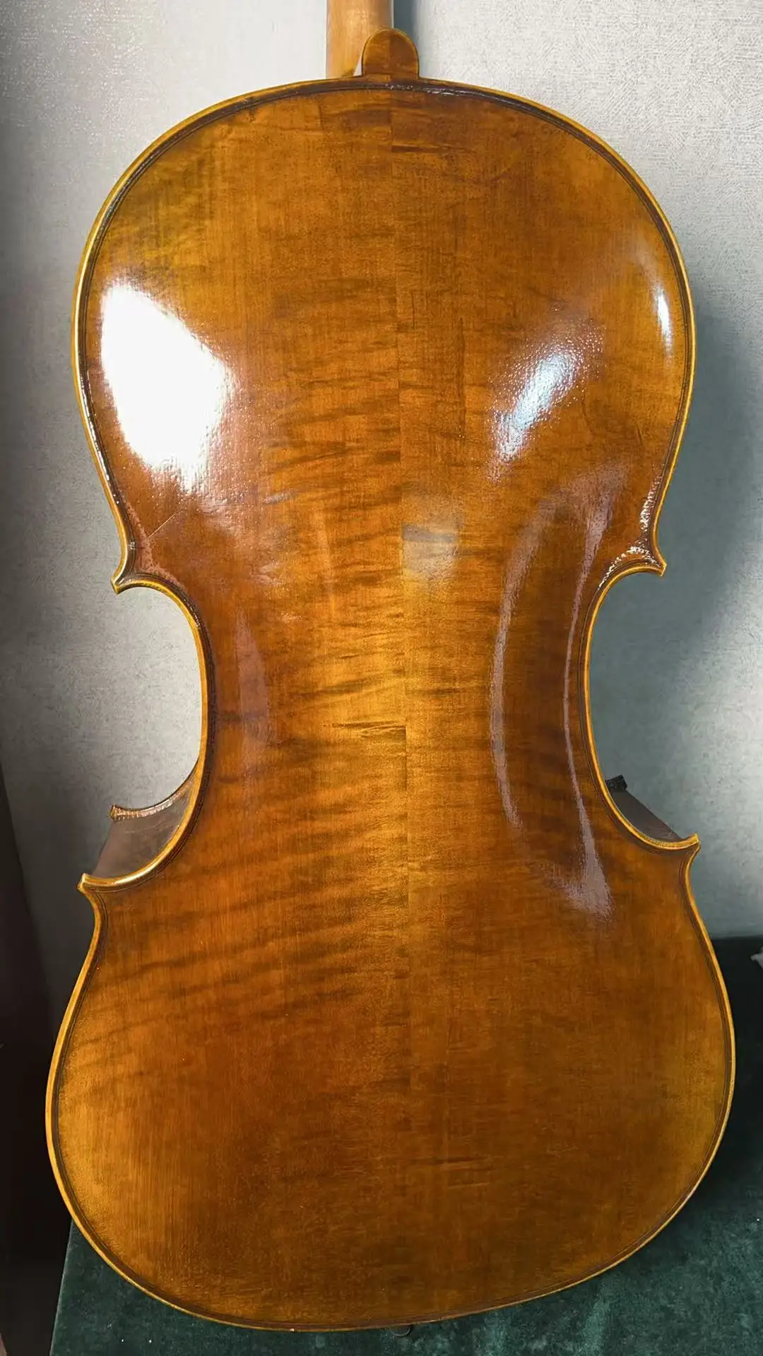 

40 years Handmade maple professional cello 4/4 , natural stripes, spruce wood panel, oil-based varnish, with Carbon fiber box