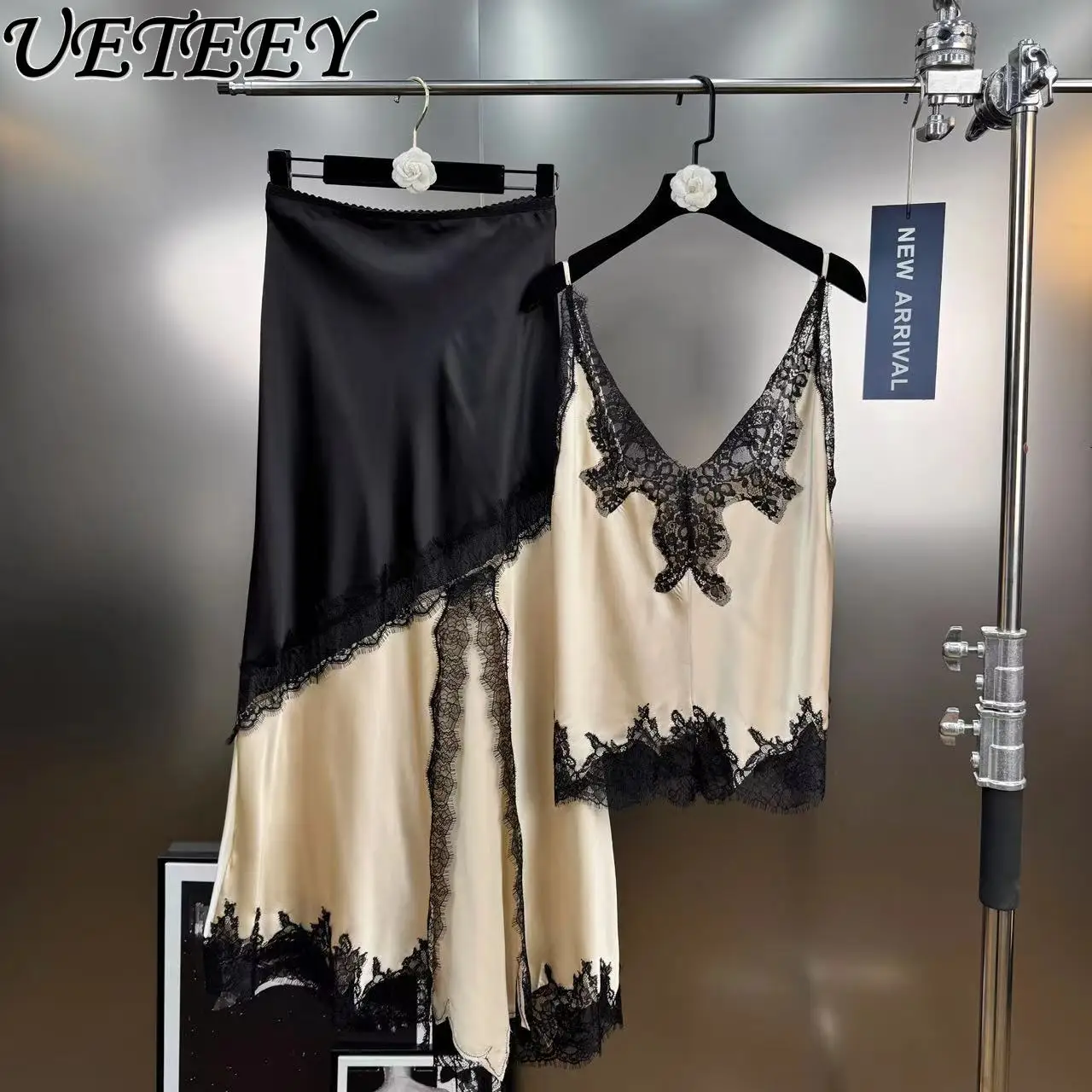 

2025 Spring and Summer Fashion Lace Splicing Suspender High Waist Long Skirt French Elegant Style Two-piece Set Outfits