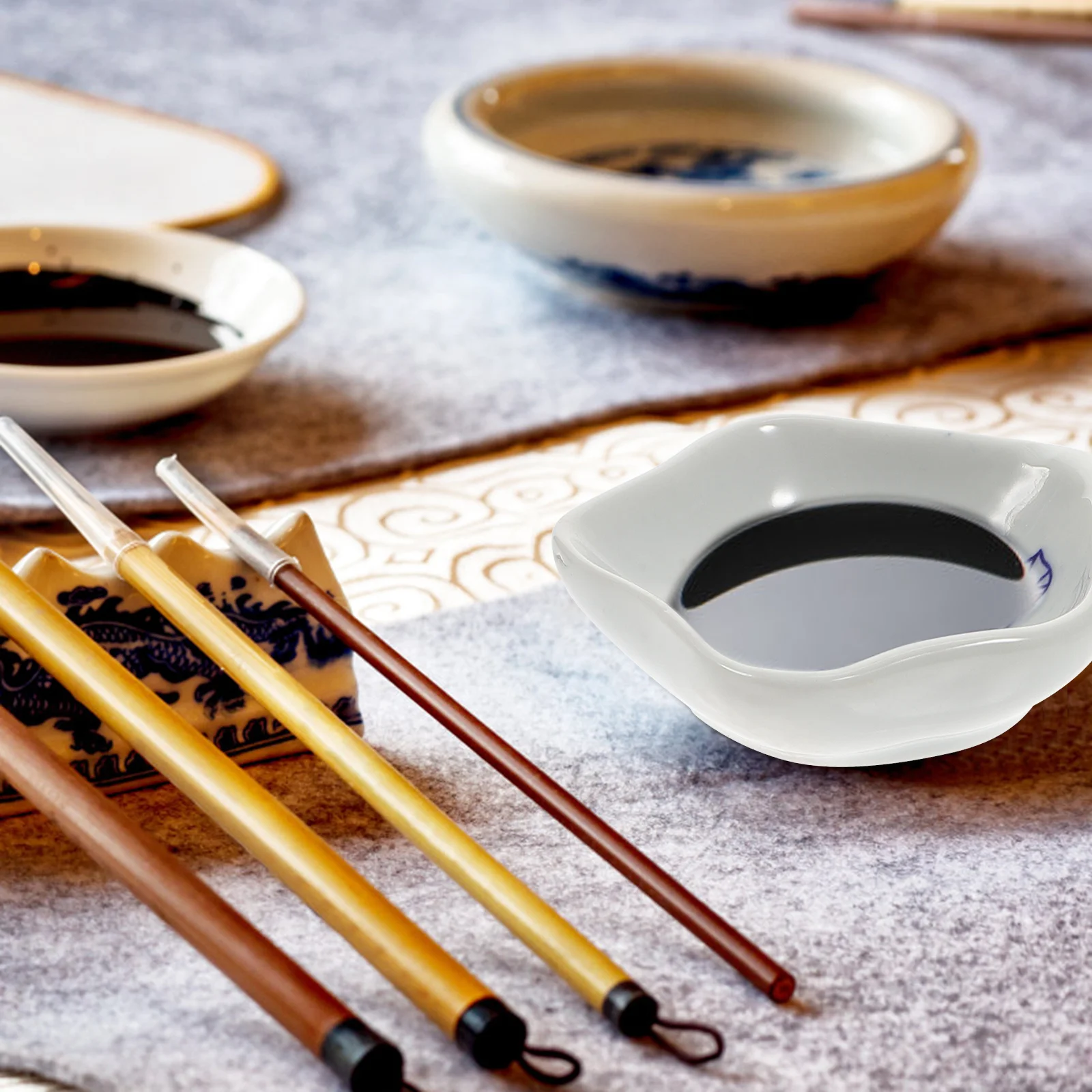 

2Pcs Ceramic Ink Dish for Calligraphy and Painting Sturdy Wear Resistant Compact Design Light Portable Multifunctional Ink Plate