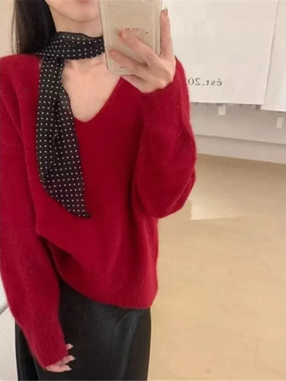 

Korean Style Loose Soft V-Neck Knitwear Women's High-End Sensation White Shirt Base Autumn Winter Elegant Sweater