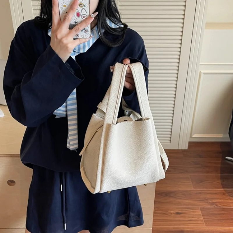 

Sleek Designer Style Bag For Women With Quilted Pattern And Golden Chain For A Luxurious Appearance