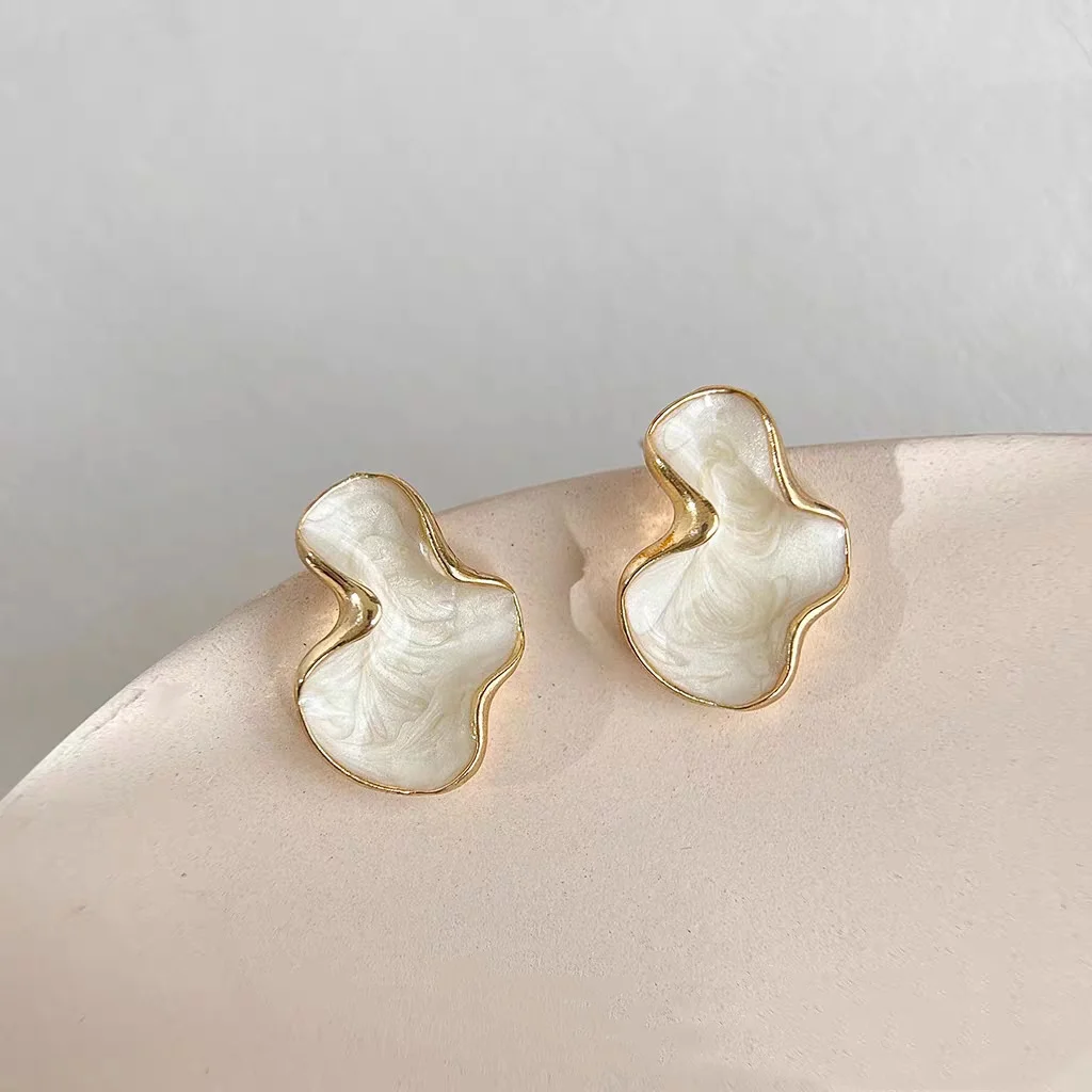 Abstract Alien White Color Cloud Irregular Stud Earring for Women Temperament Ear Jewelry Simple Christmas Valentine\'s Day Gift