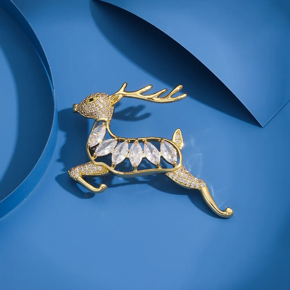 New Fashion Christmas Deer Brooch High-end Style Versatile Micro-inlaid Zircon Jewelry Banquet Shawl Wear