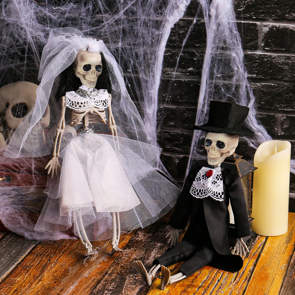 Haunted House Halloween Skeleton Bride and Groom Decoration Secret Room Horror Bar Party Scene Decoration Tricky Props