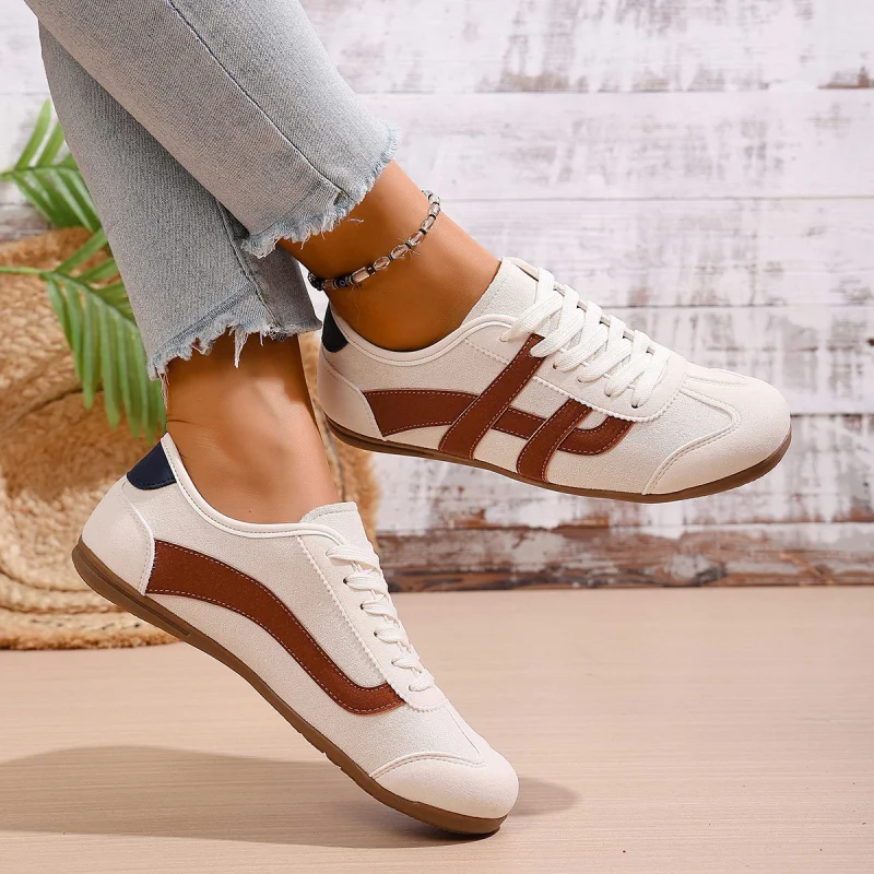 شعبية 2025 الخريف الرجعية موضة جديدة الاتجاه حذاء كاجوال بفتحات تهوية للنساء تنوعا الكورية نمط التخسيس أحذية تدريب