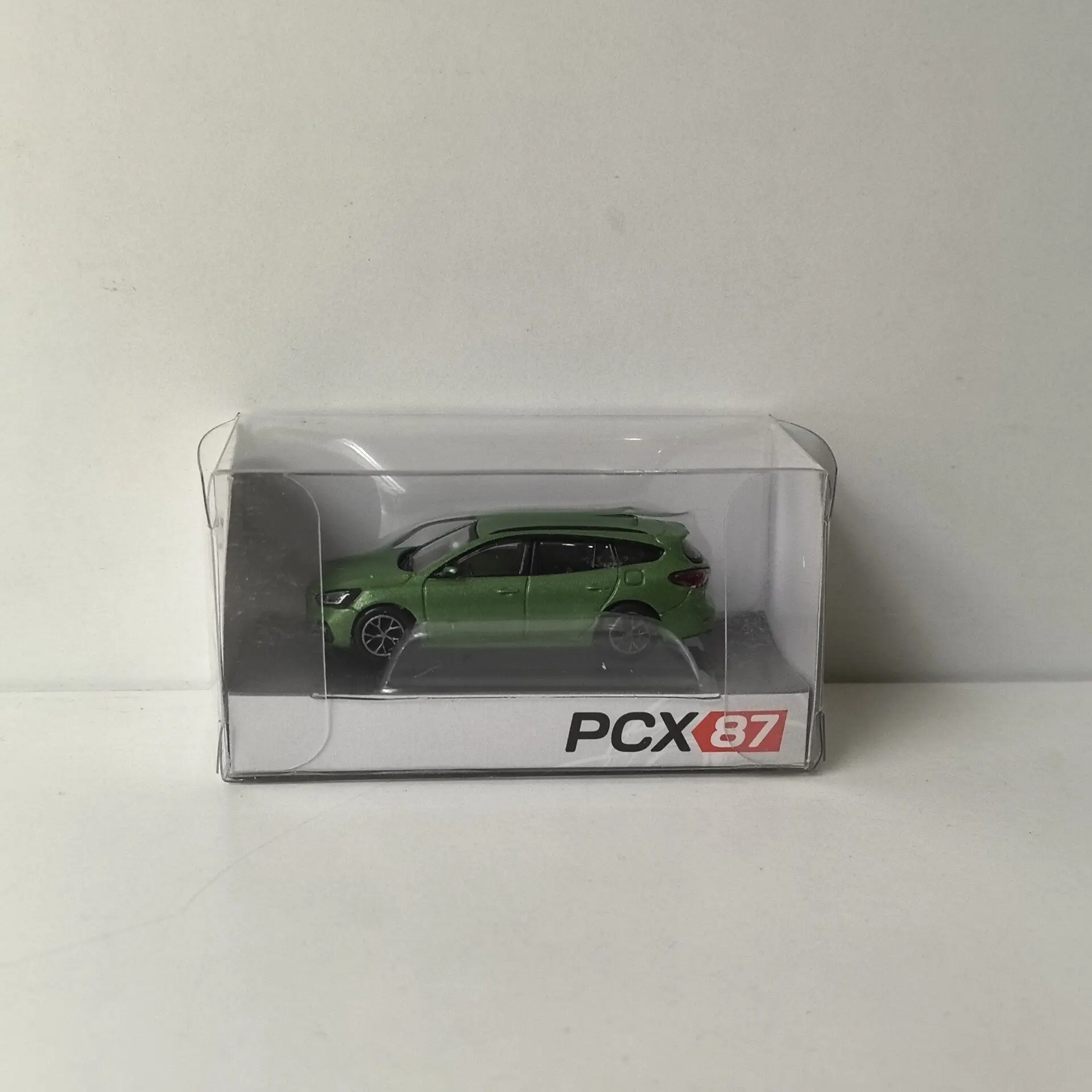 

PCX HO 1/87 Scale FORD FOCUS TURNIER ST 25 Plastic Car Model
