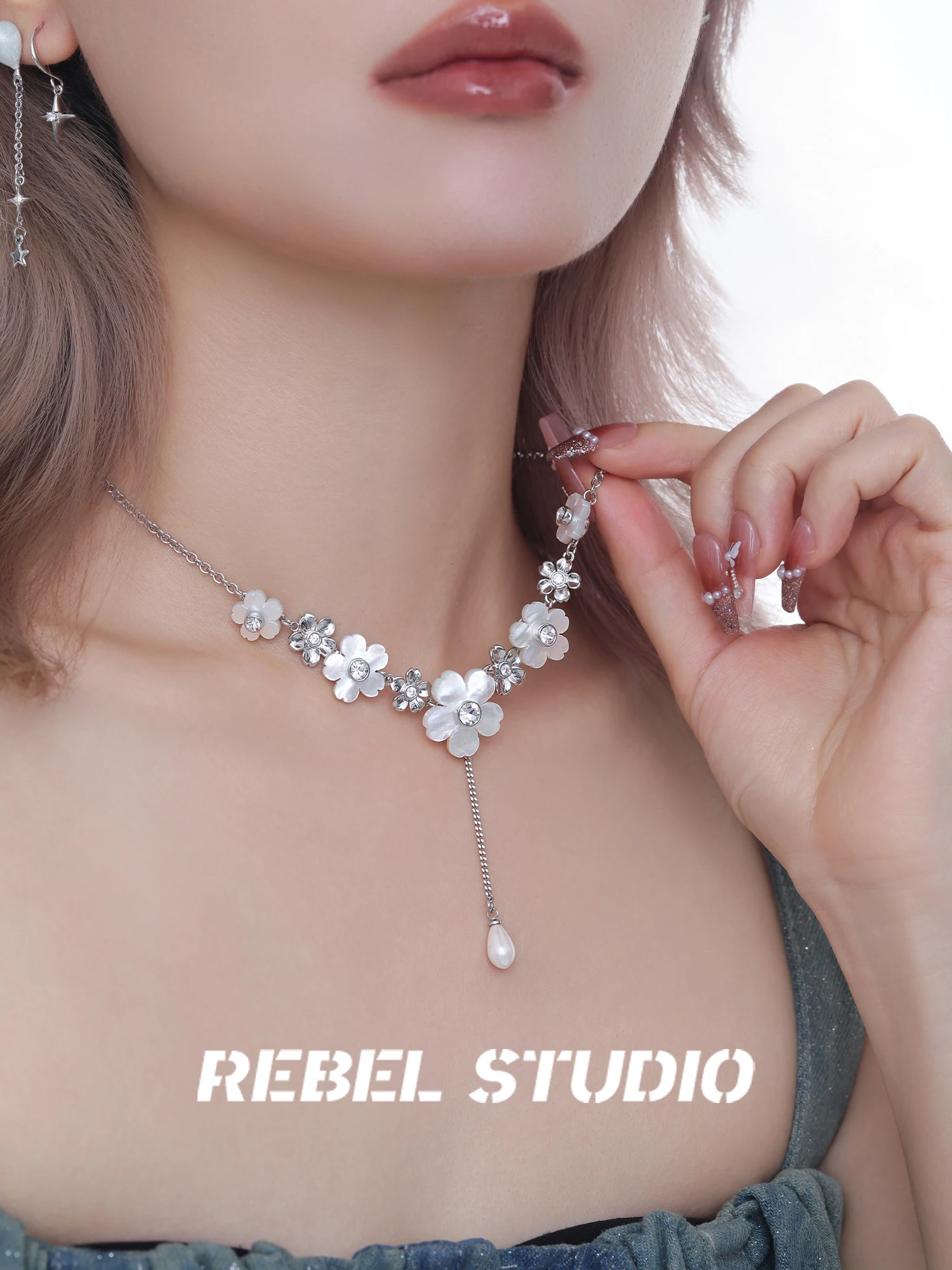 original-design-heavy-work-white-mother-of-pearl-sakura-necklace-women's-fashion-jewelry-luxury-minimalist-sweet-clavicle-chain