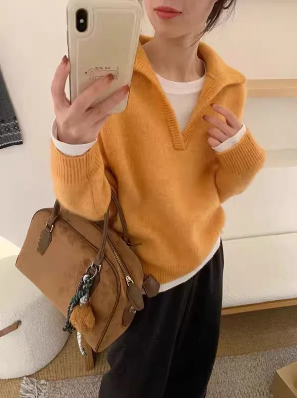 بلوفر رمادي محبوك برقبة على شكل حرف V للنساء، منتج جديد لخريف وشتاء 2025، بلوزة فضفاضة وبسيطة مع ياقة قلابة