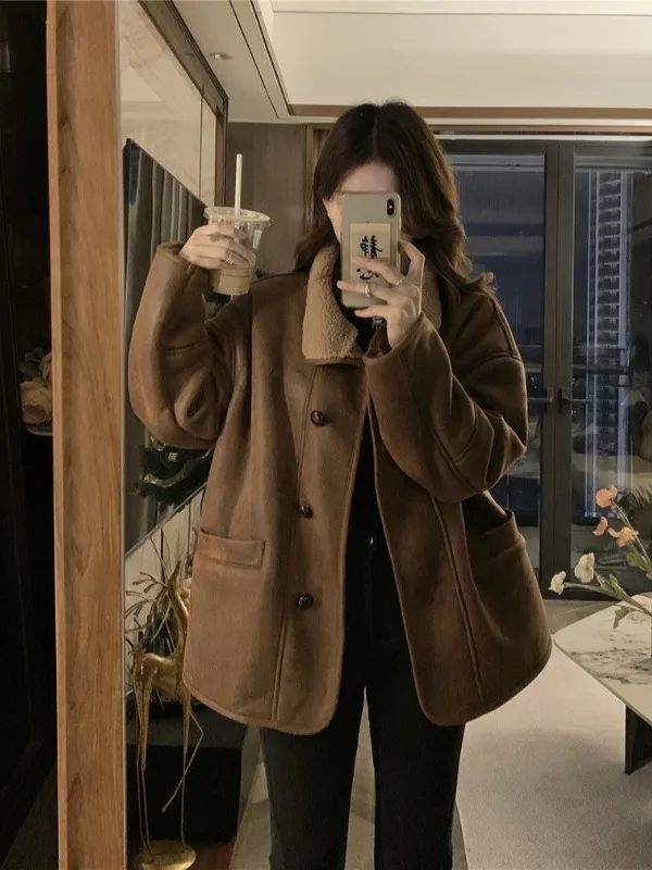 

plus Size Retro Lamb Fur Jacket Women's Spring New Loose Thick Warm Top Commute Style Long Sleeve Button Closure Color