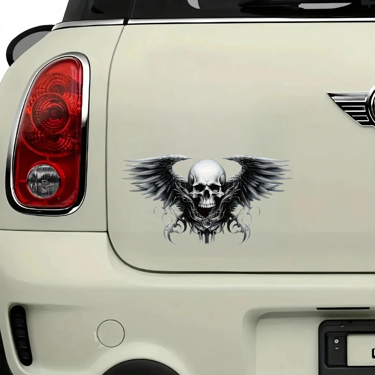 16x8cm gevleugelde schedel autobumper raamstickers voor auto vrachtwagen bestelwagen mode stickers vinyl materiaal stickers