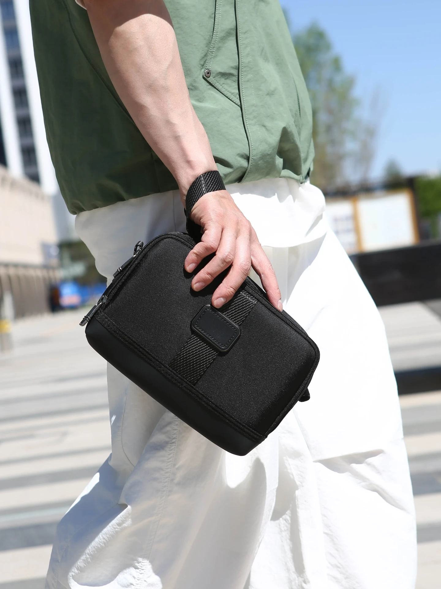Men's Casual Large Capacity Nylon Single Shoulder Bag 1680 Ballistic Crossbody Bag Trendy Horizontal Small Square Bag view 3