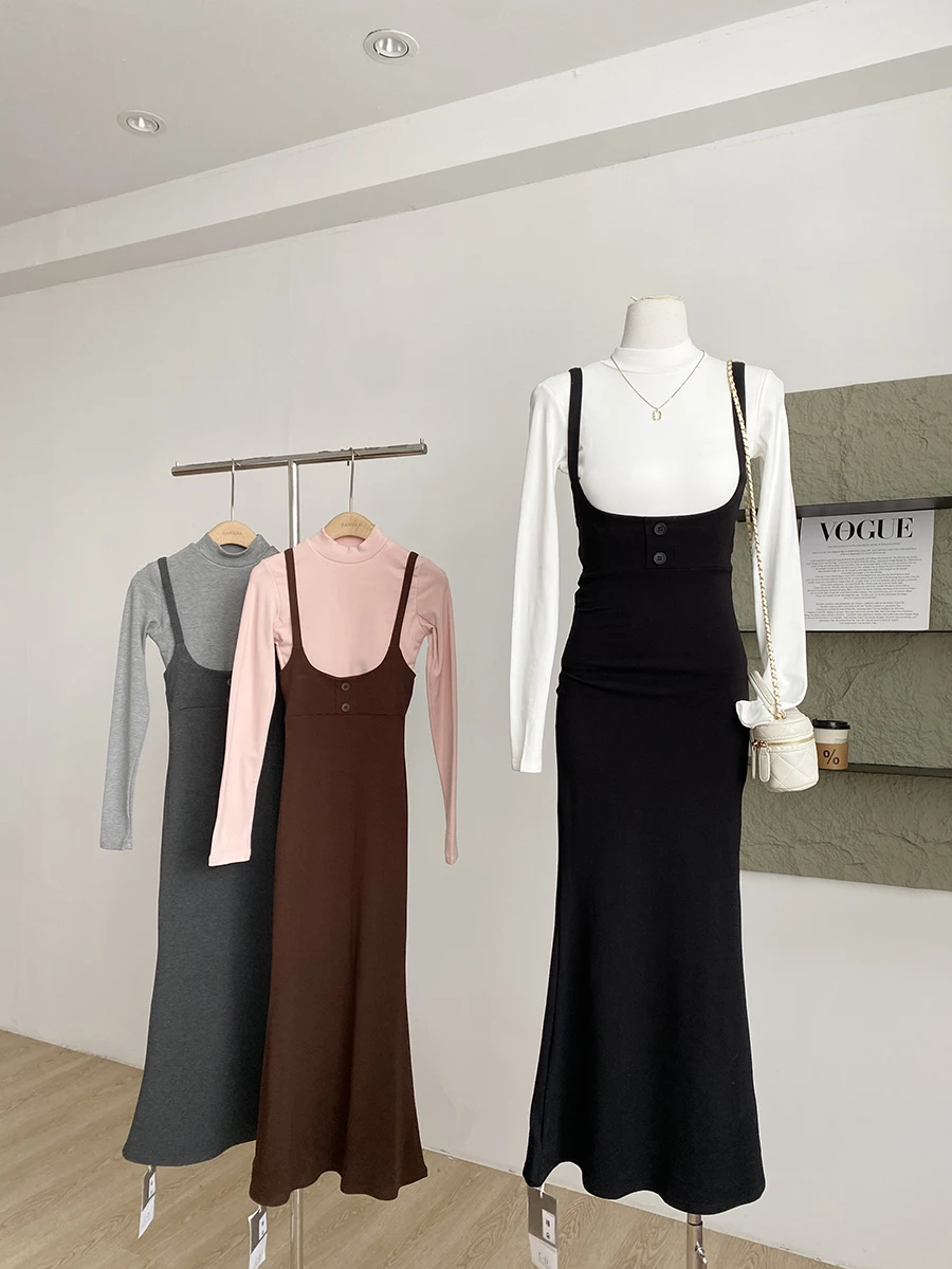 

Женский осенний комплект из двух предметов: облегающее платье-футляр с юбкой-«рыбий хвост» и базовая футболка-топ, молодежный, с завышенной талией, универсальный крой