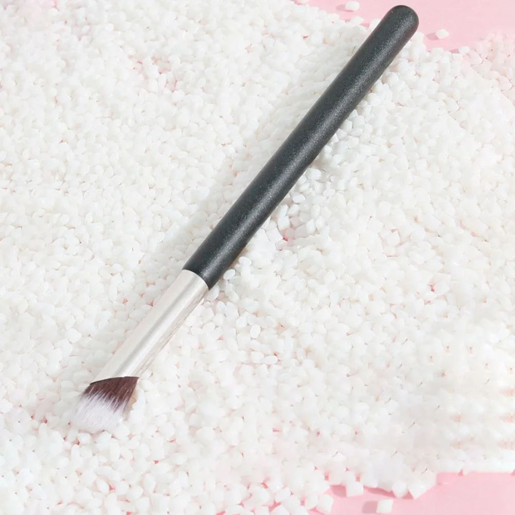 

Angled Concealer Brush Small Size Under Eye Concealer Makeup Brush Flat Applicator for Powder Cream Liquid Use