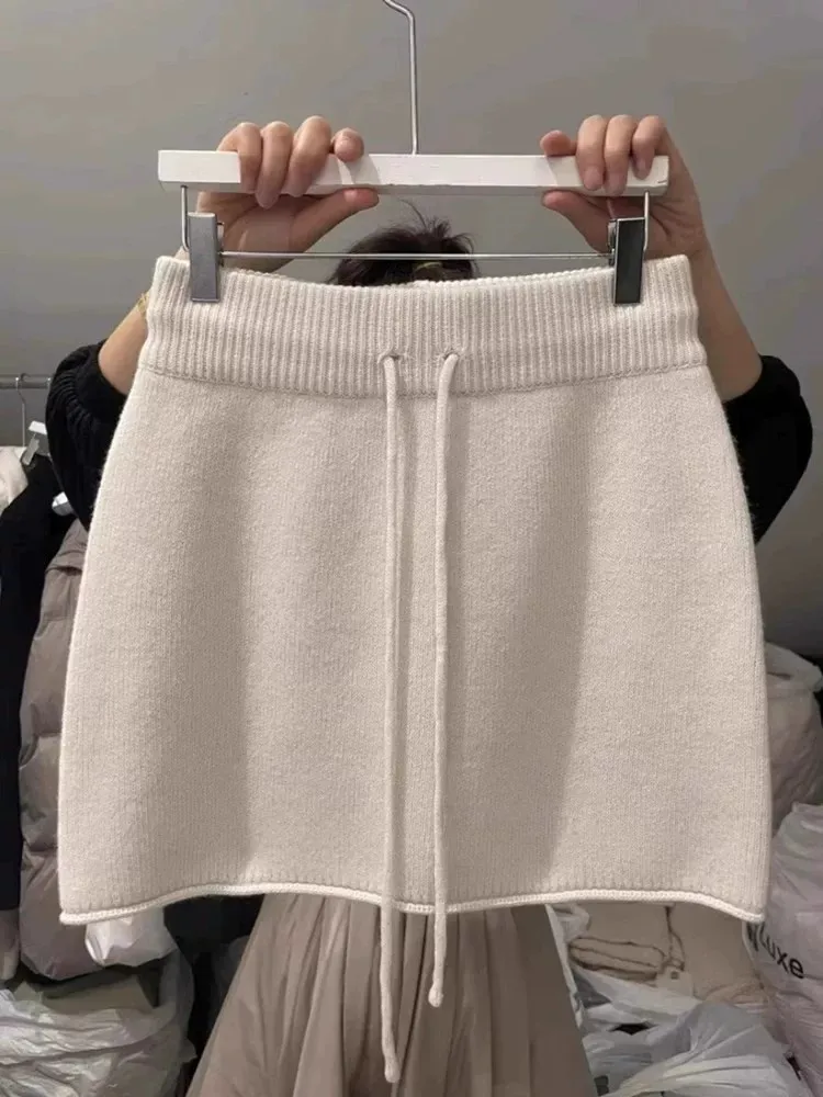 High Waist A-Line  Skirt Women's Knitted White Skirt Slimming Versatile Small Size Autumn Winter Fashion Brand Buckle
