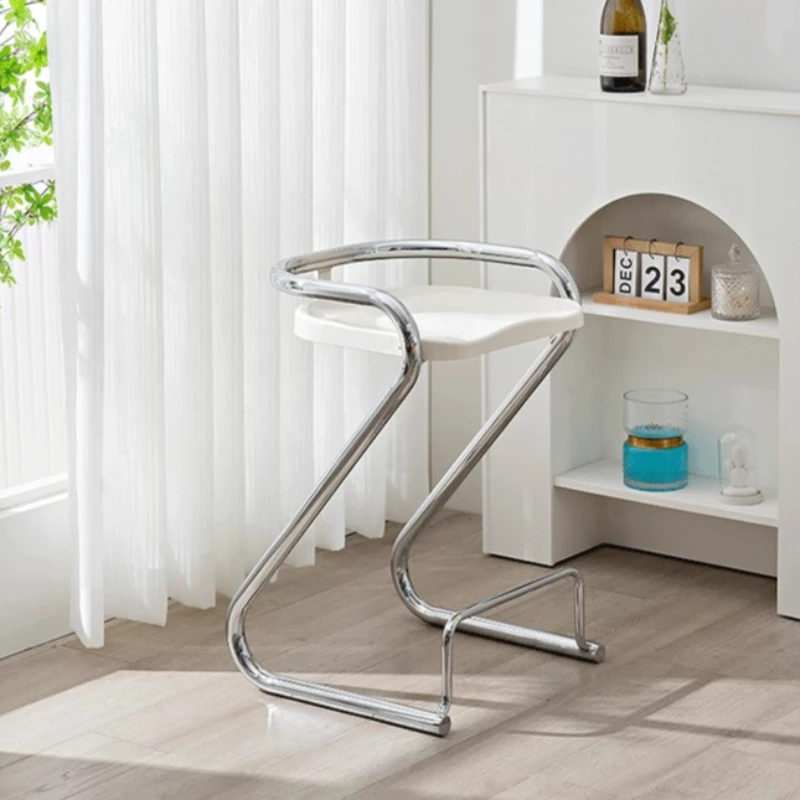 Chaise de bar nordique de luxe en métal avec dossier, confortable et relaxante, pour cuisine et mobilier de cuisine