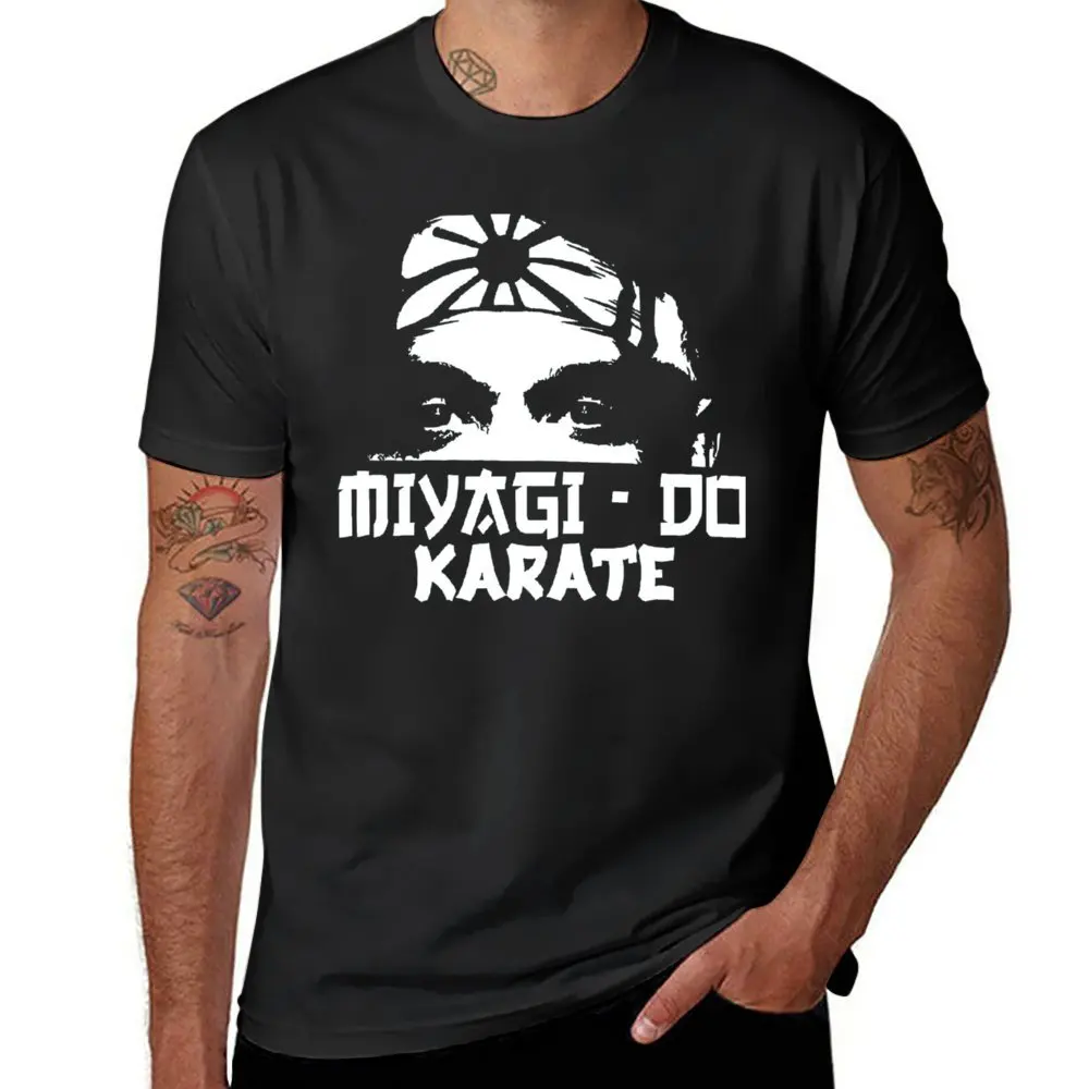 Rundhals ausschnitt Miyagi do Karate wesentlich zum Verkauf T-Shirt Bewegung T-Shirt Top-Qualität Humor Grafik Freizeit USA Größe