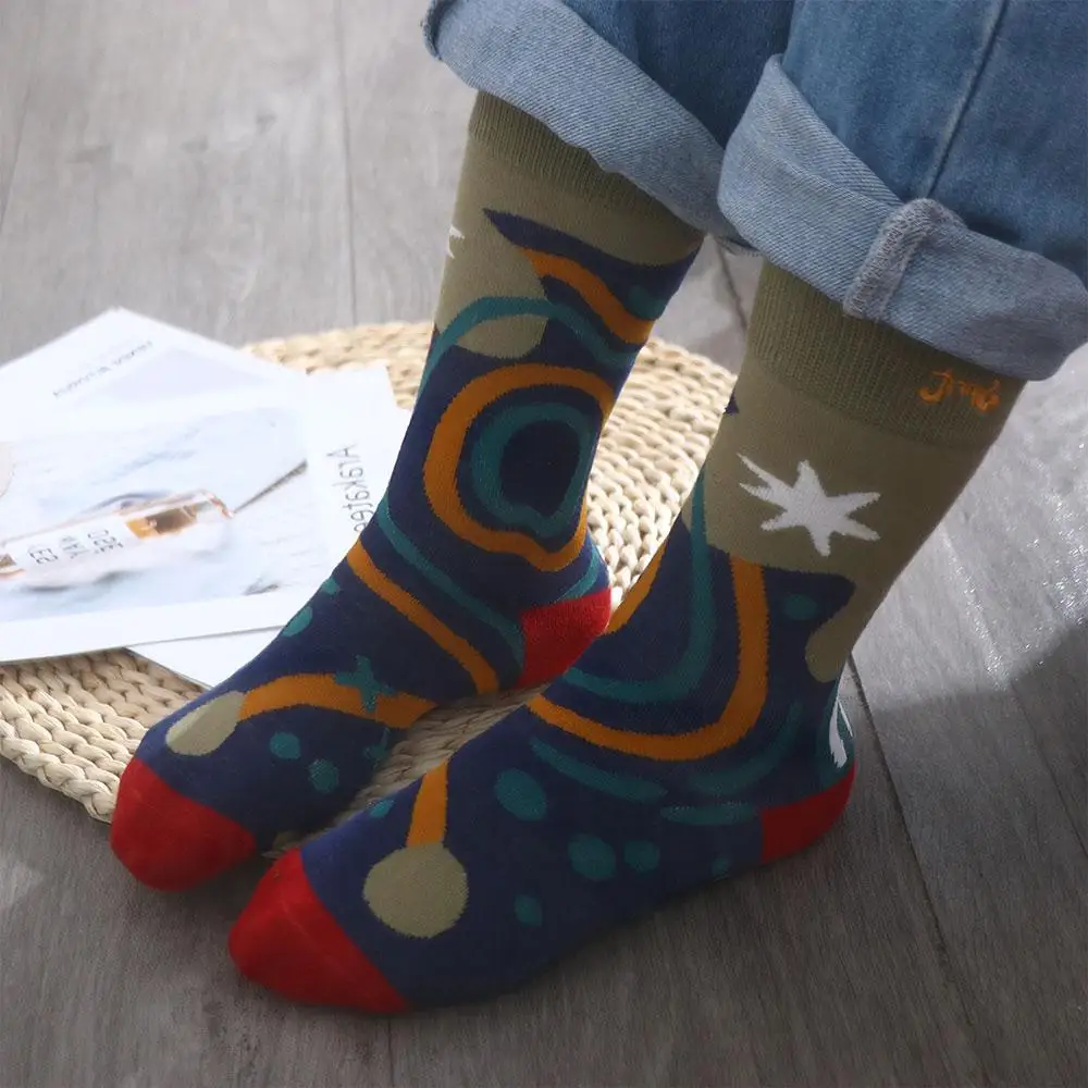 Personality tide socks fashion ins trend graffiti sports couple socks in the tube letter embroidery cotton socks