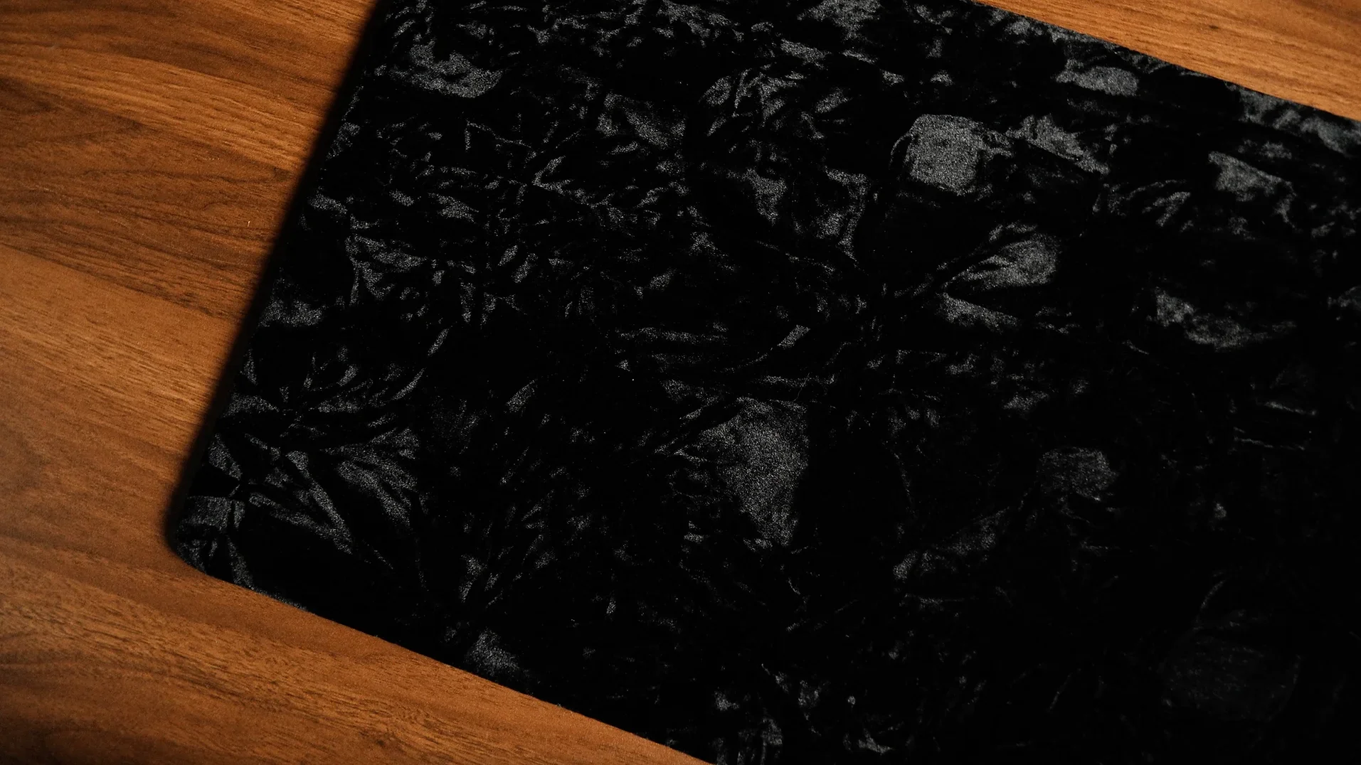 Darkness Black Art Magic Mat Close Up Magic Props with Customizable Black Art Material for Magicians Card and Coin Tricks