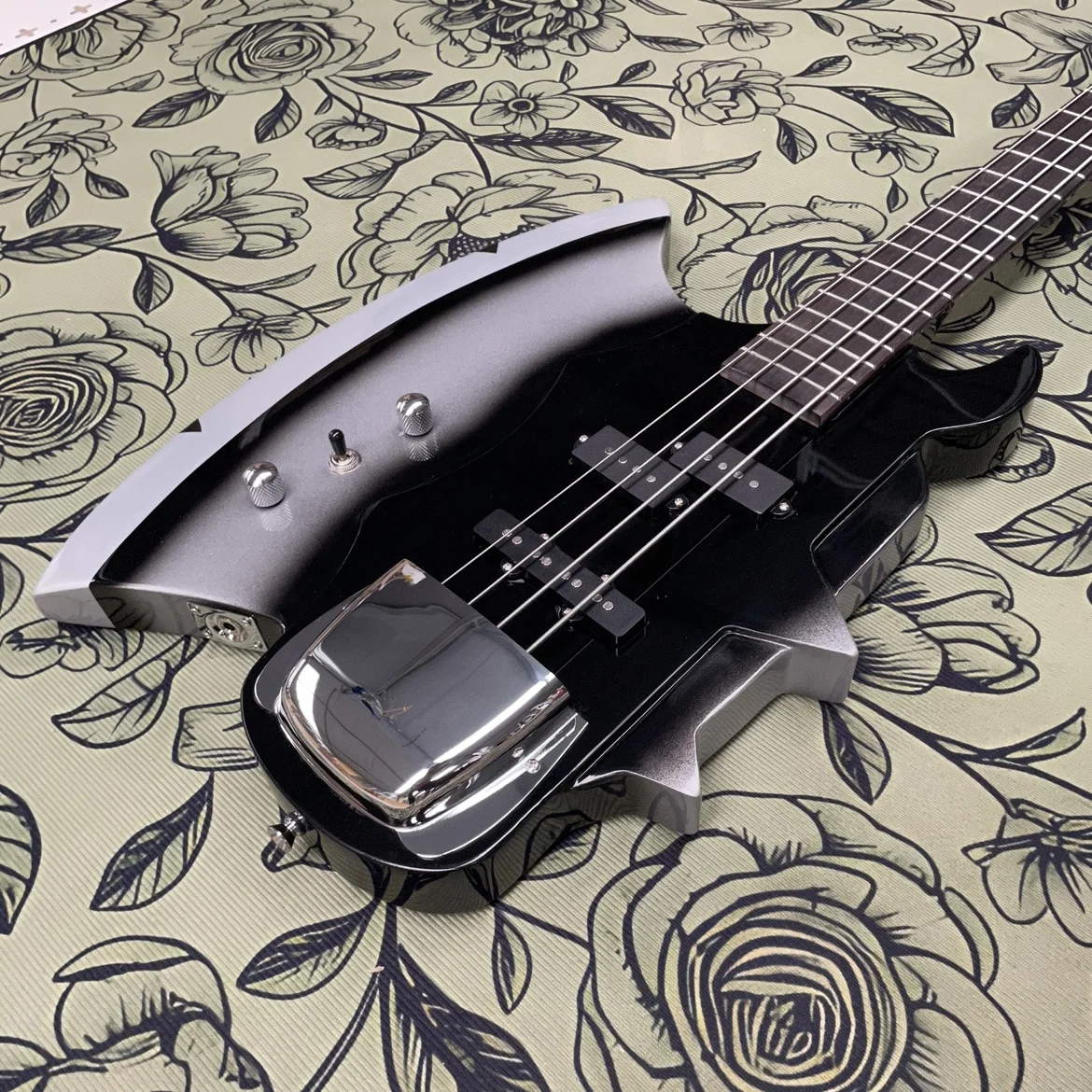 4-string electric bass guitar, with a rich, full-bodied mahogany body guitars ,and left-handed friendly design guitarra view 3